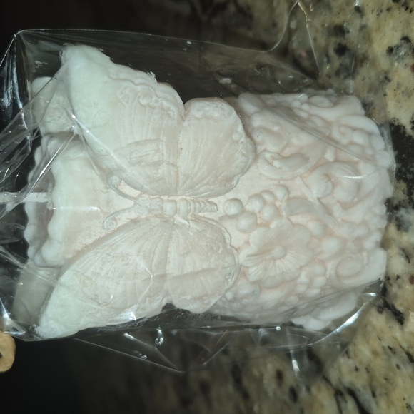 Butterfly Embossed Candles - Winner's Choice-Handcrafted - Picture 3 of 6